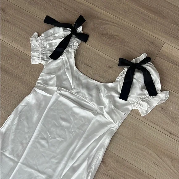 ASOS DESIGN satin puff sleeve midi tea dress in white - Picture 5 of 13